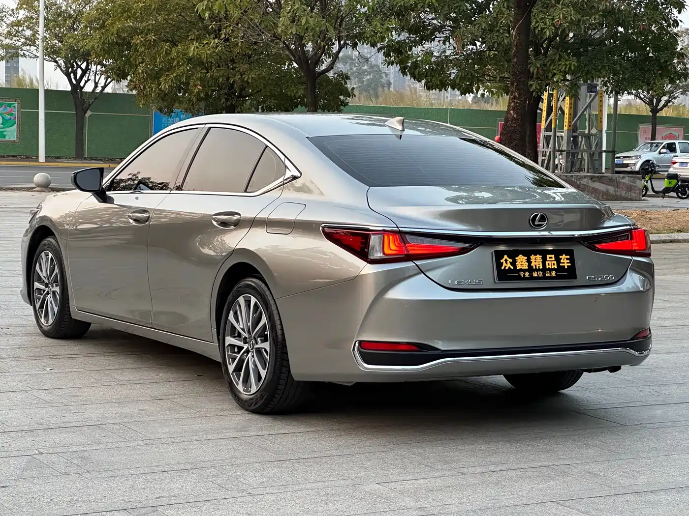Lexus ES 2022 200 Excellence Edition фото 11