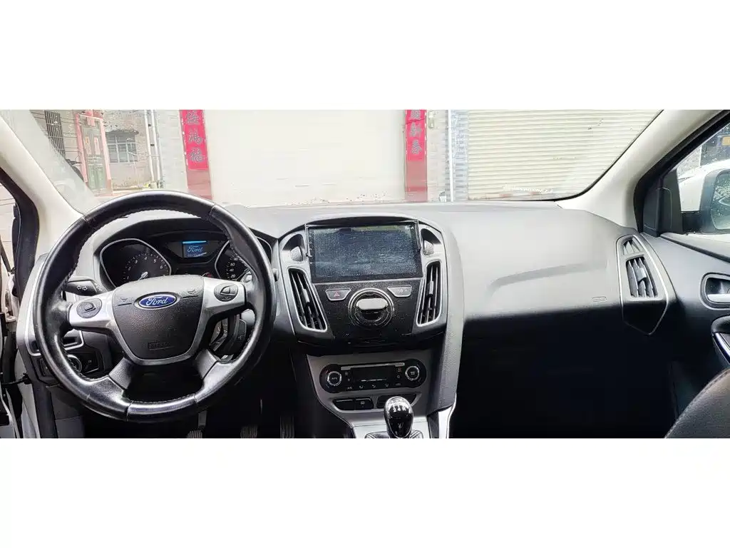 Фото 5 - Ford Focus