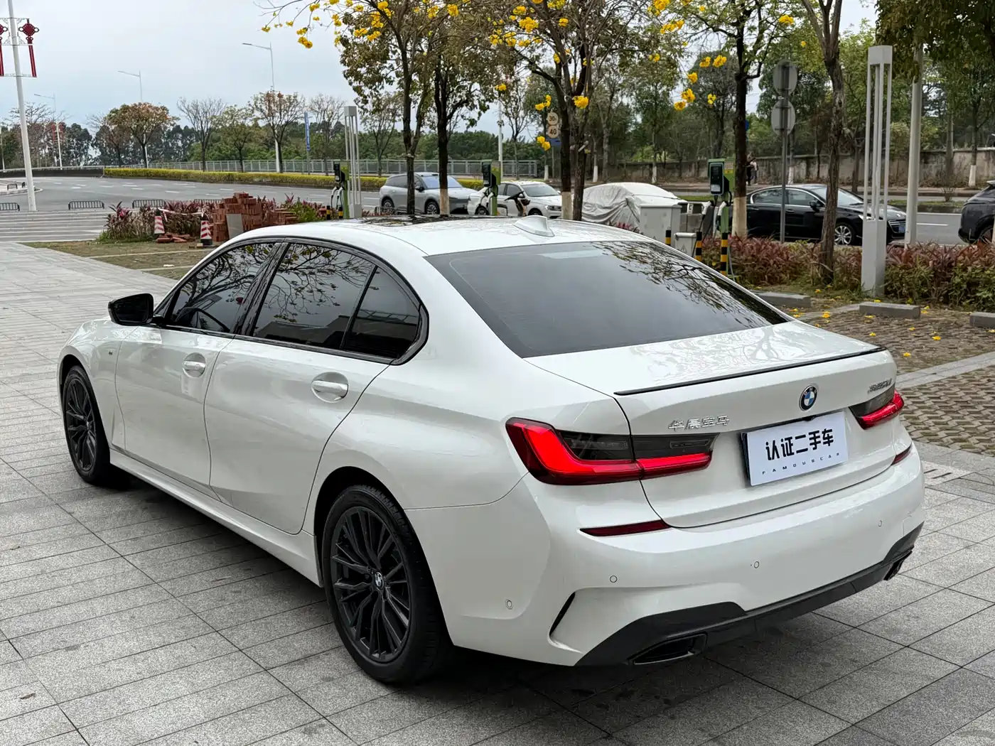 BMW 3 Series 2021 Facelift 325Li M Sport Shadow Edition фото 9