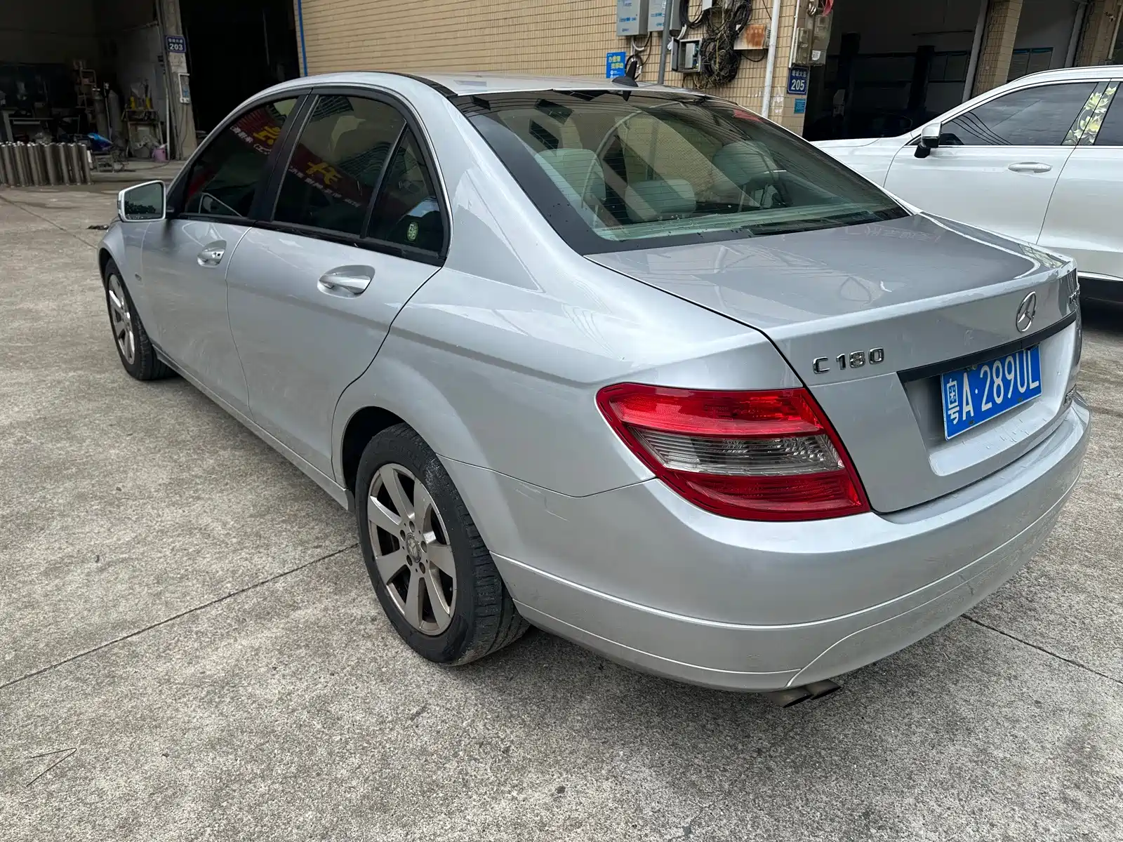 صورة 5 - Mercedes-Benz C-Class