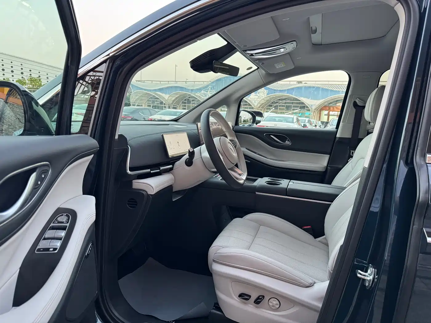Voyah Auto Voyah Dreamer 2025 PHEV AWD Excellent Kunpeng Edition фото 7