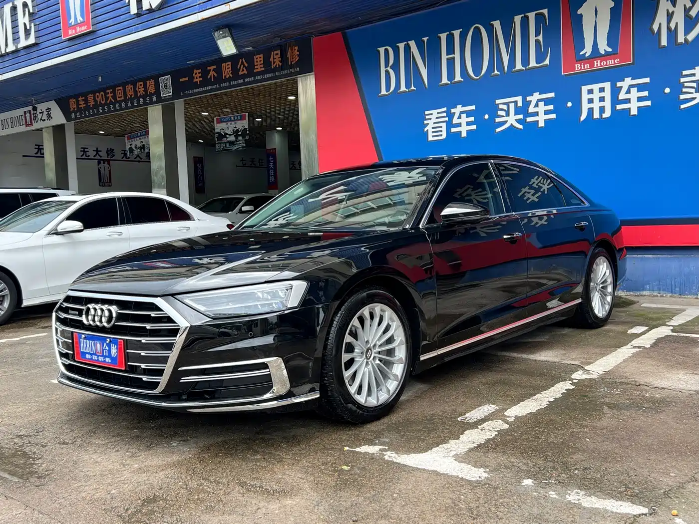 Фото 2 - Audi A8