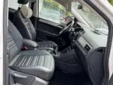 Фото 7 - Volkswagen Touran