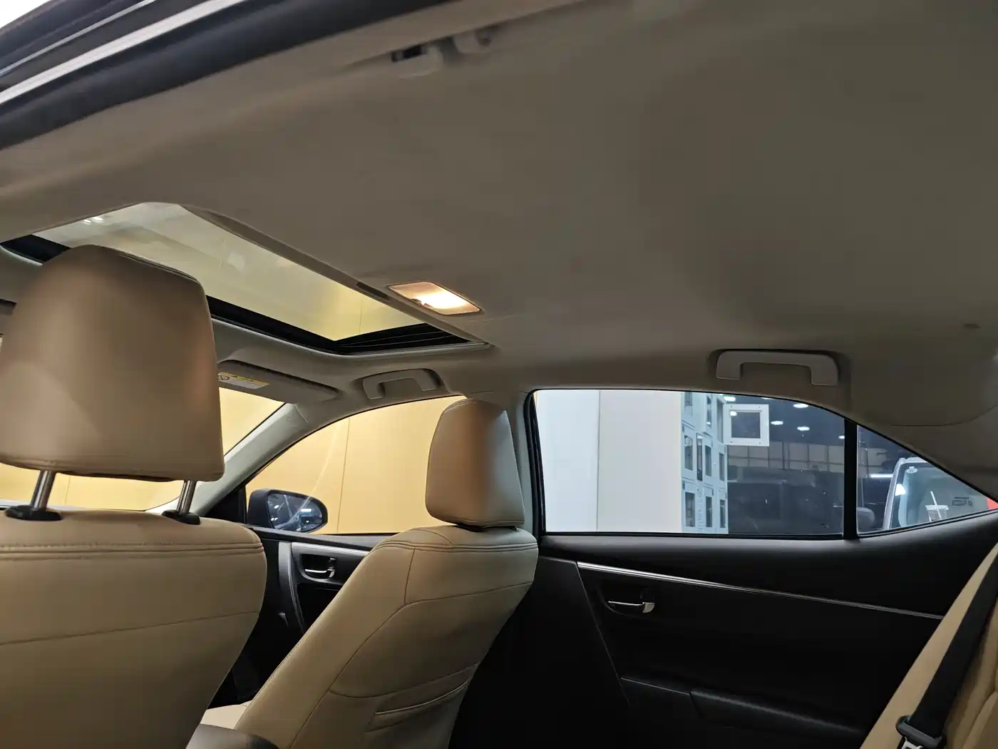 Toyota Levin 2016 Hybrid 1.8H GS E-CVT Elite Sunroof фото 23