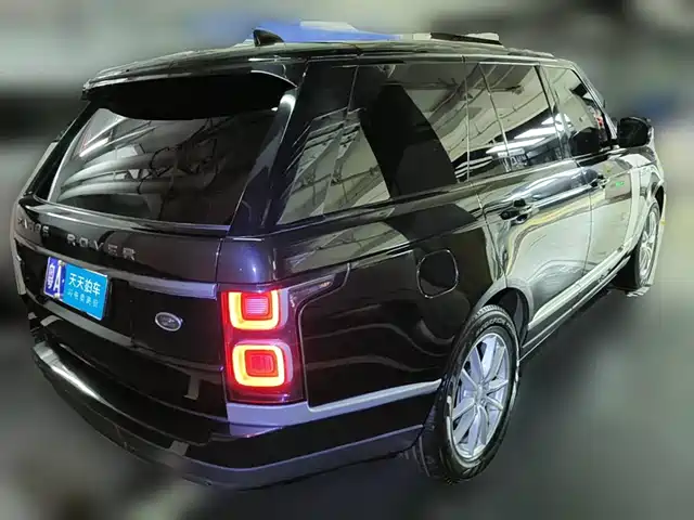 Land Rover Range Rover 2018 3.0 SC V6 Golden Age Edition — фото 2