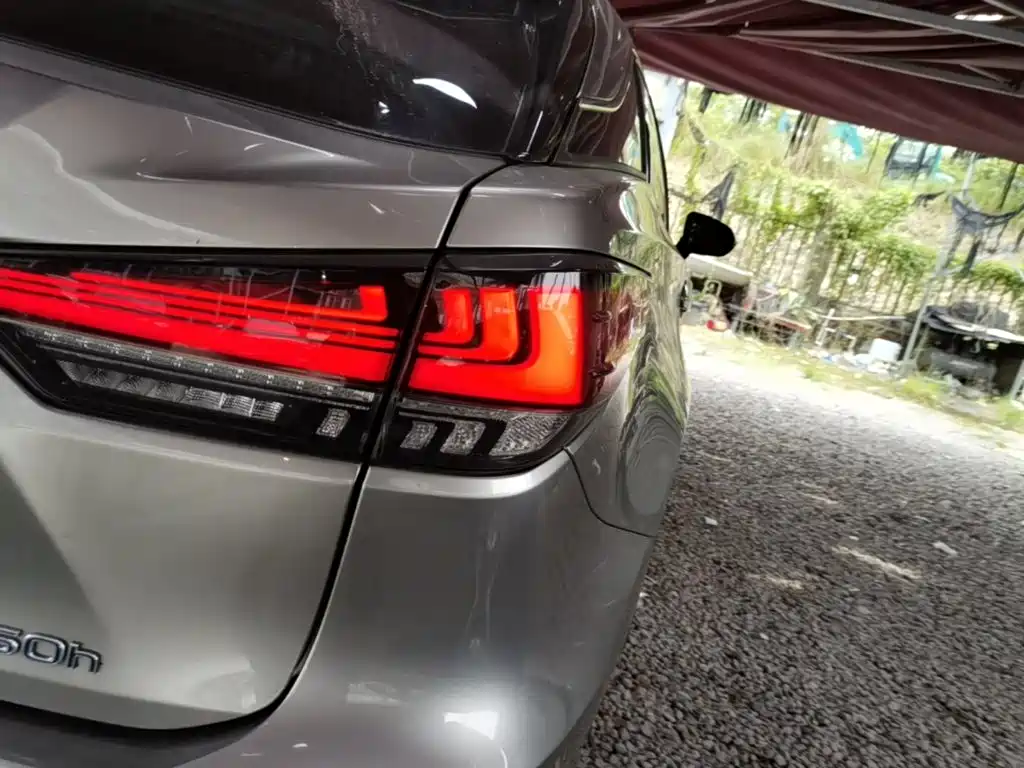 Фото 8 - Lexus RX