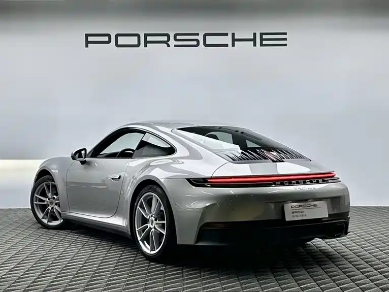 صورة 6 - Porsche 911