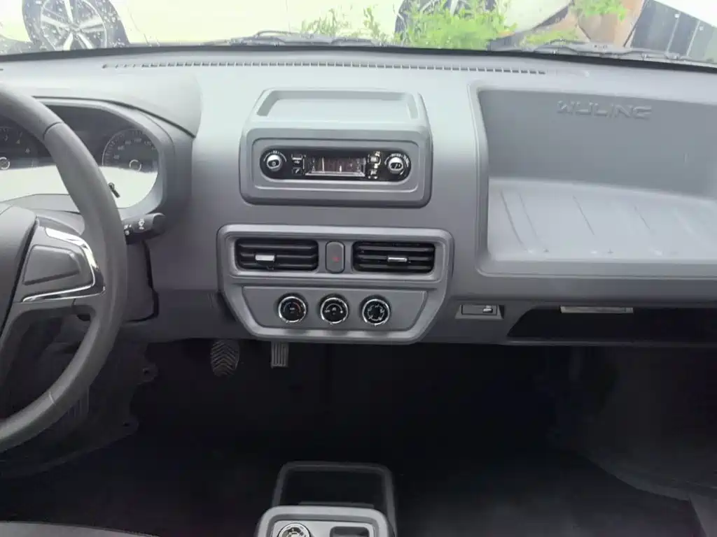 Wuling Motors Wuling Yangguang 2025 2025 400km Bus Comfort Edition