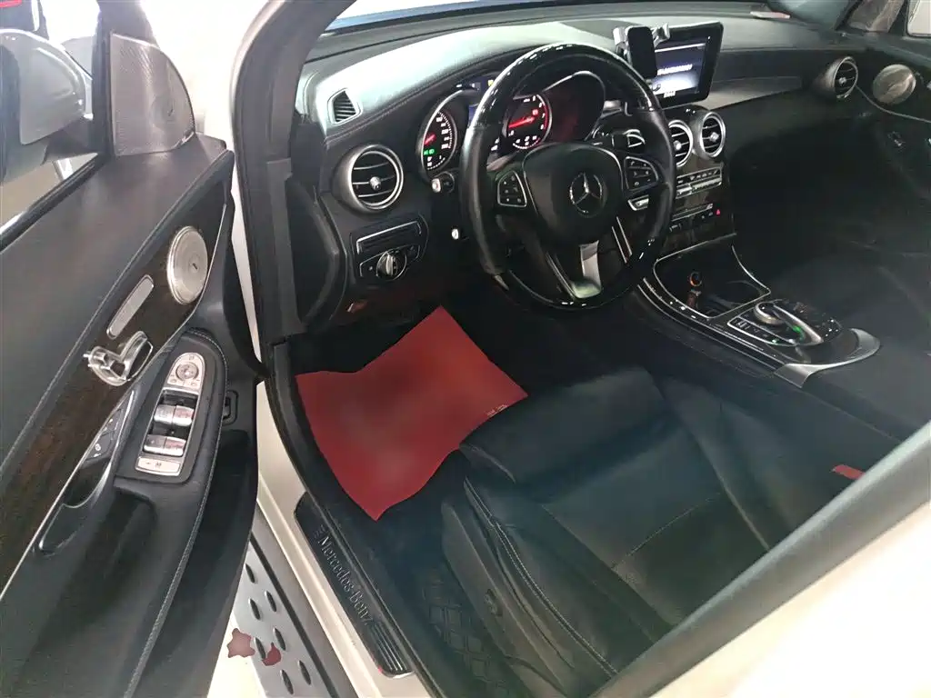 Mercedes-Benz GLC 2016 GLC 260 4MATIC Dynamic фото 16