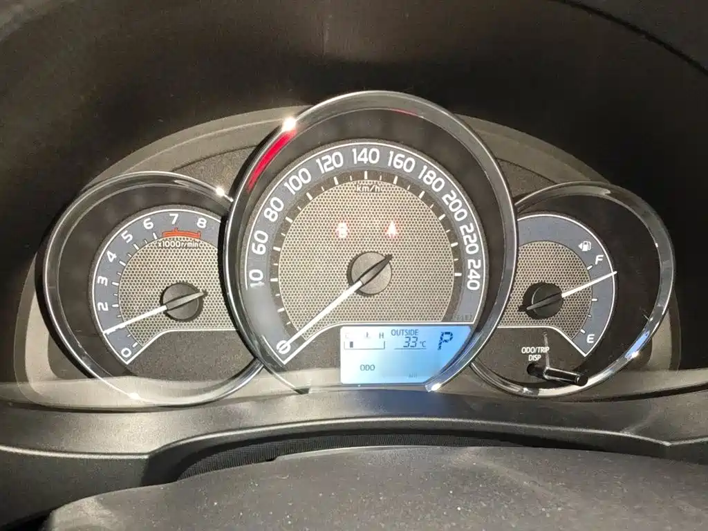 Toyota Corolla 2017 Facelift 1.6L S-CVT GL фото 4