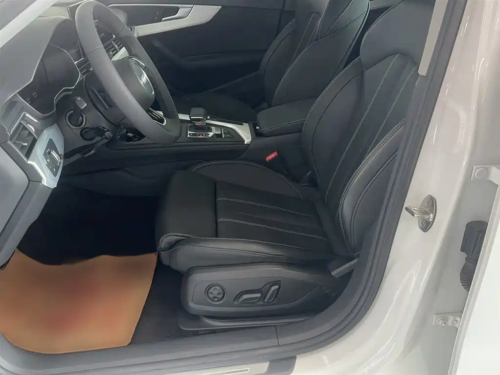 Audi A4L 2023 40 TFSI Fashion Dynamic фото 7
