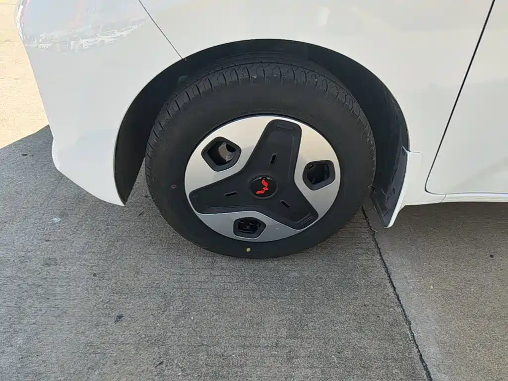 Wuling Motors Wuling Zhiguang NEV 2026 2025 Model 305km Base Version