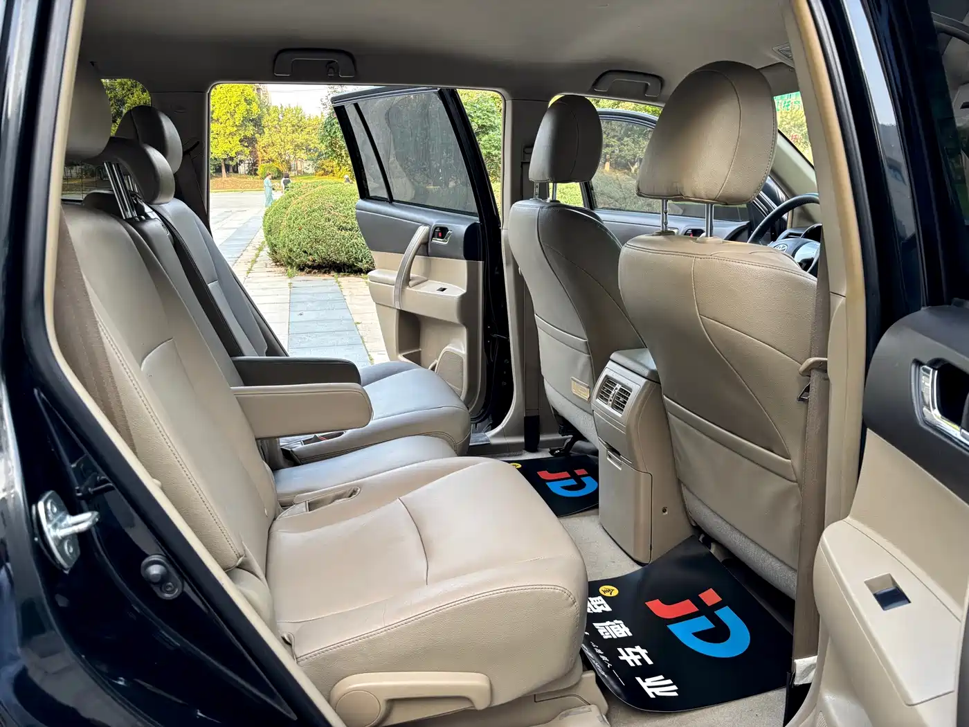 Фото 19 - Toyota Highlander