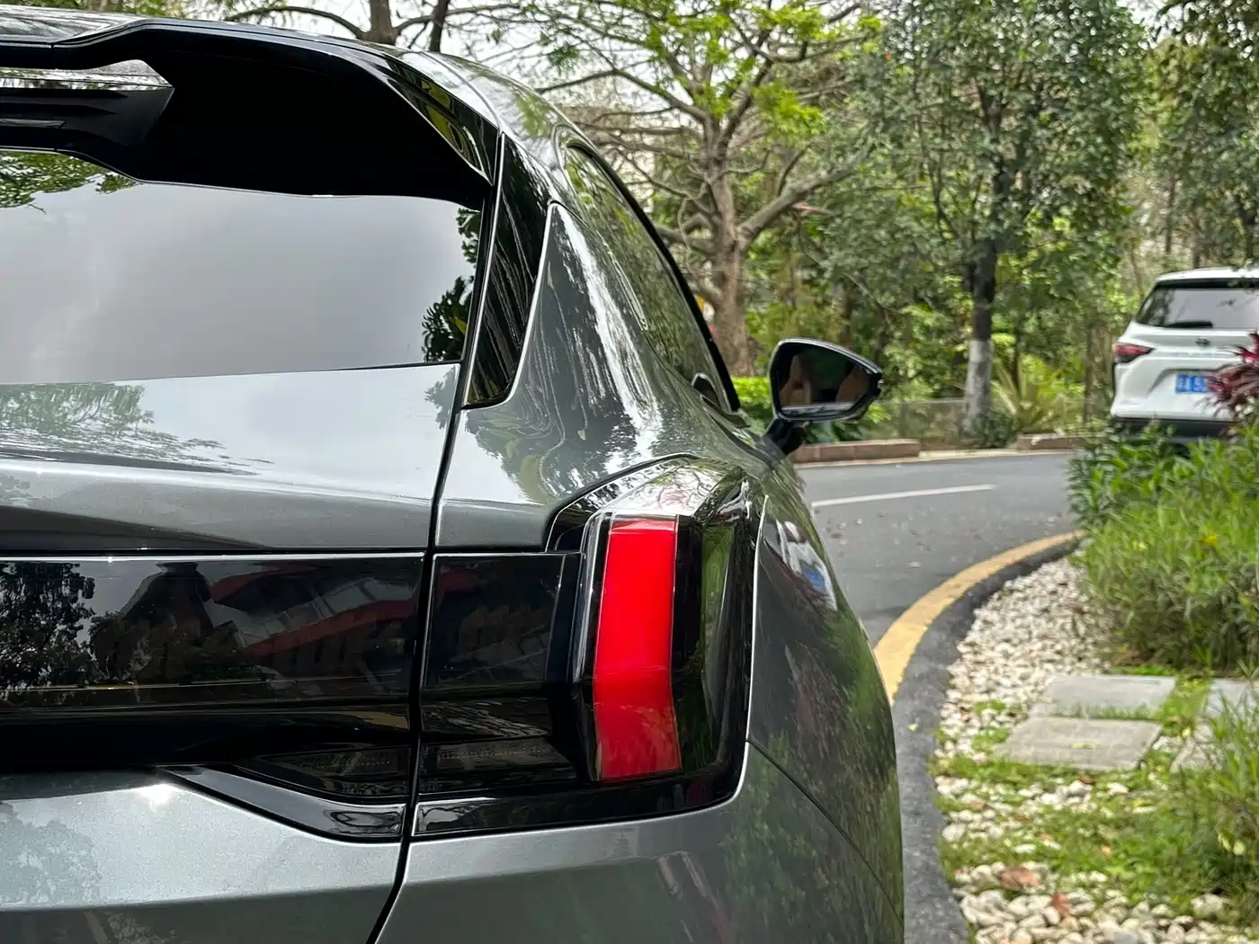 ZEEKR EXTREME KRYPTON 001