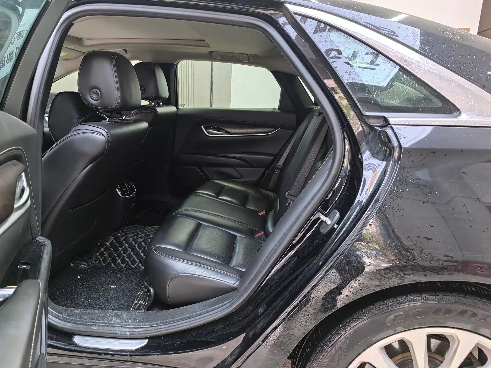 Photo 11 - Cadillac XTS