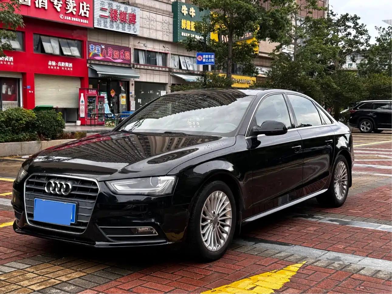 Фото 2 - Audi A4L