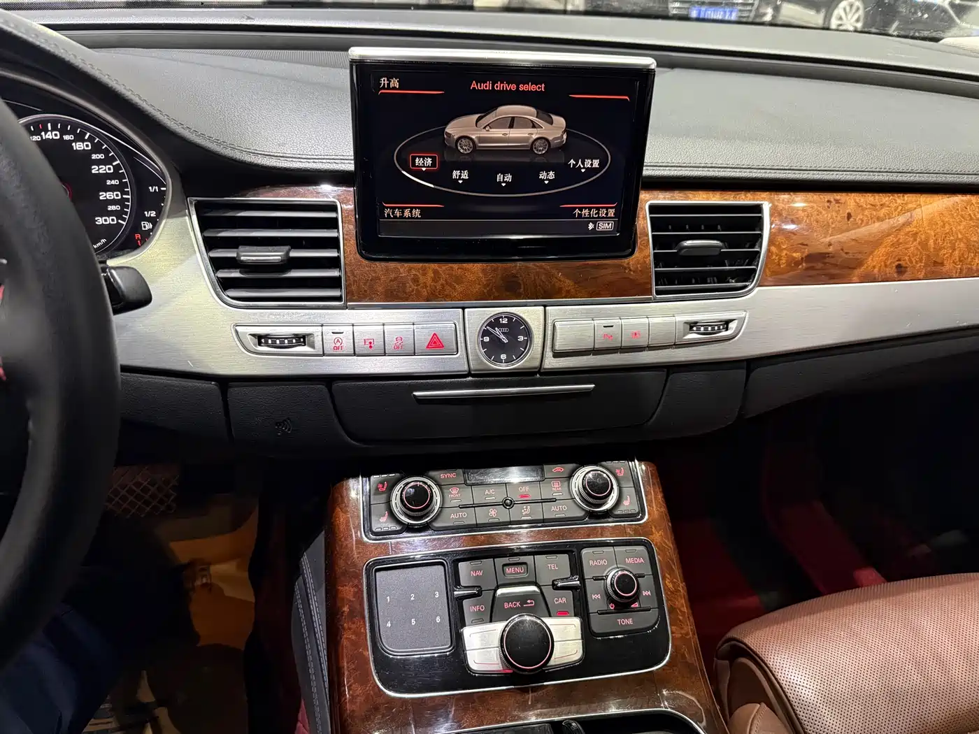 Audi A8 2013 A8L 45 TFSI quattro Luxury фото 11