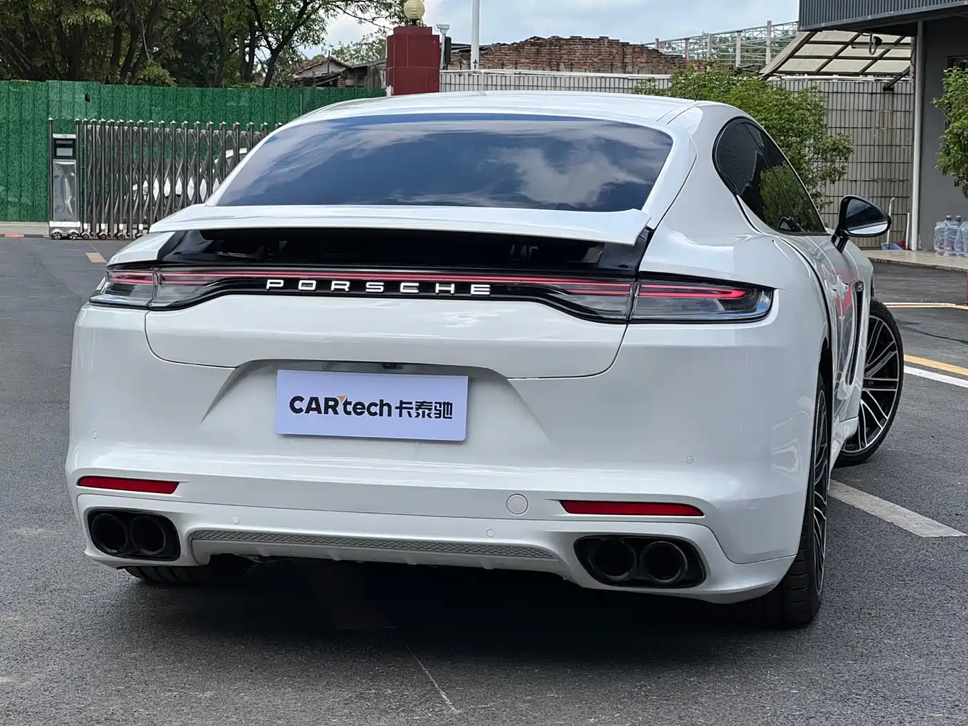 Porsche Panamera 2010 Panamera 4 3.6L фото 6