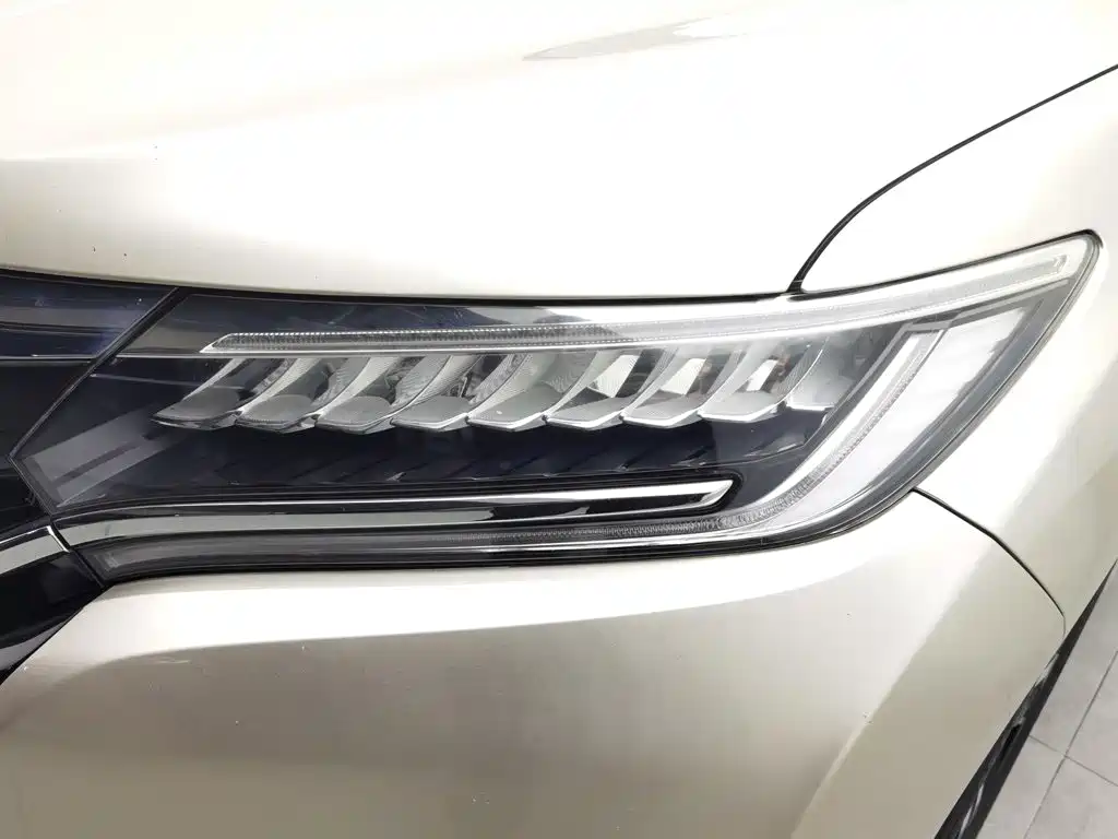 Фото 7 - Honda UR-V