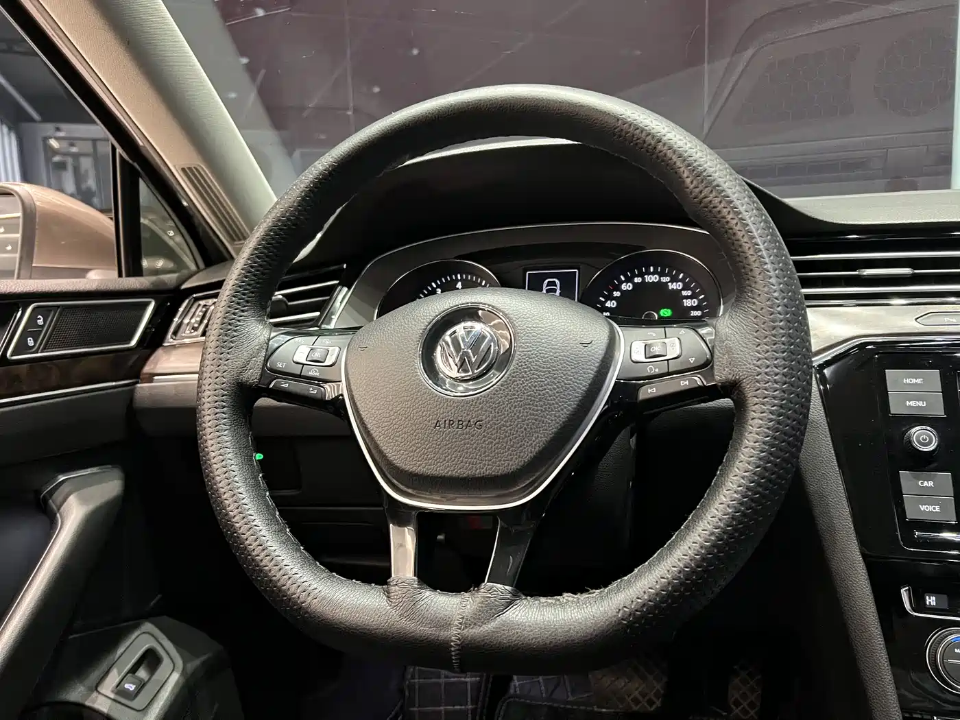 Volkswagen Magotan 2017 330TSI DSG Luxury фото 7