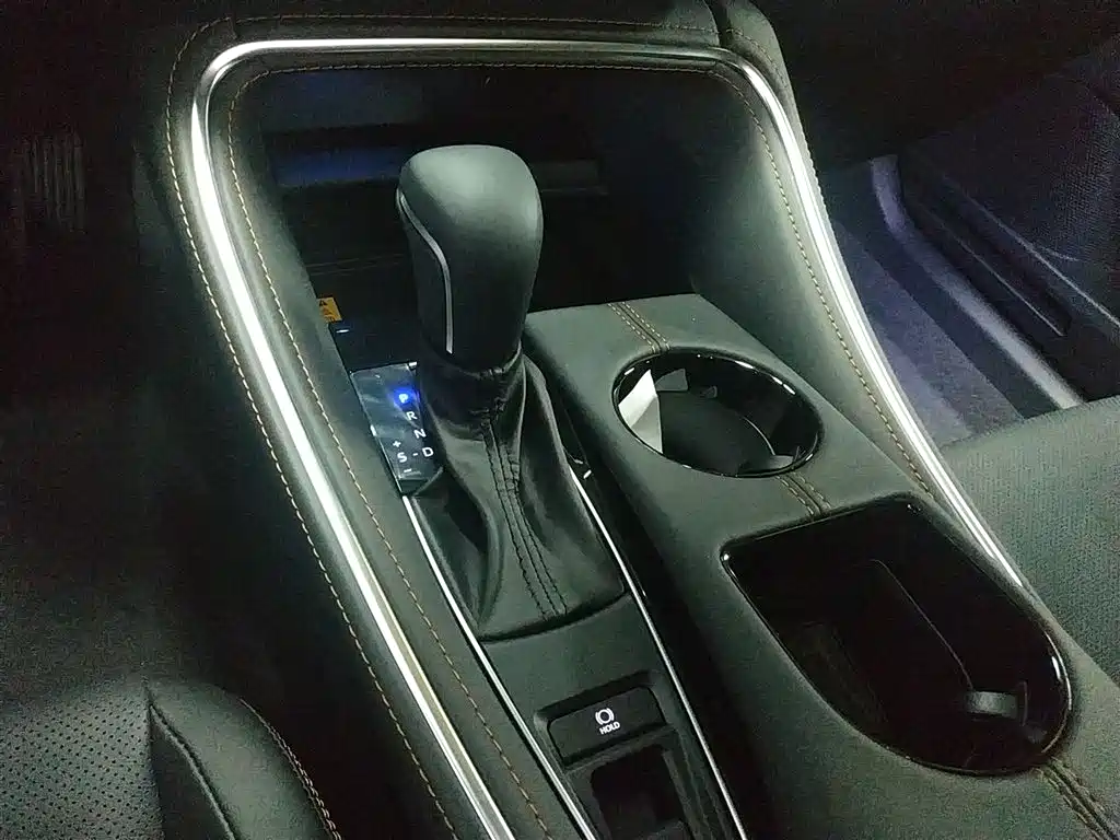Toyota Avalon 2024 Model Hybrid 2.5L XLE Prestige Edition фото 10