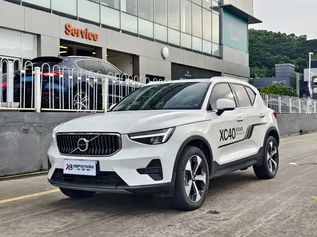  Volvo Volvo XC40 2025 B4 AWD Smart Elite Luxury Edition