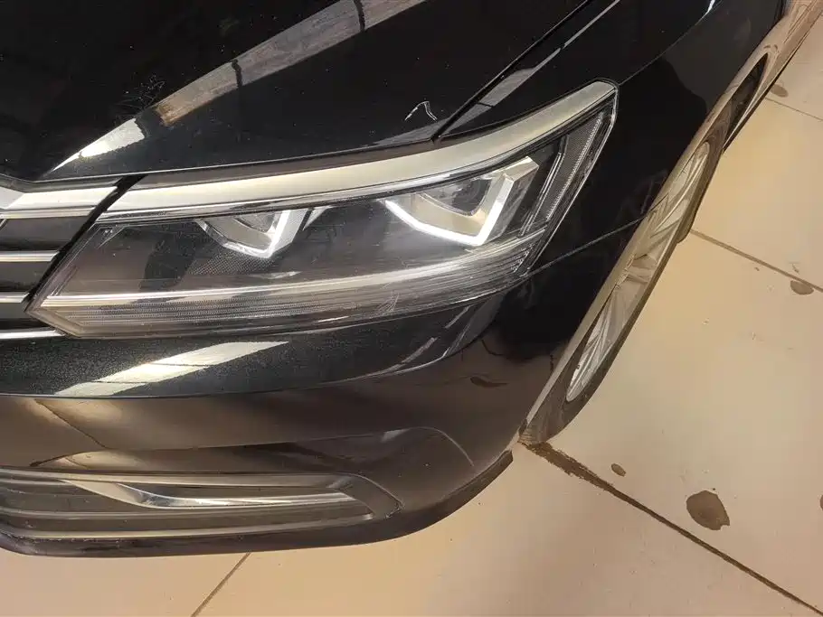 Volkswagen Passat 2016 330TSI DSG Executive Edition фото 5