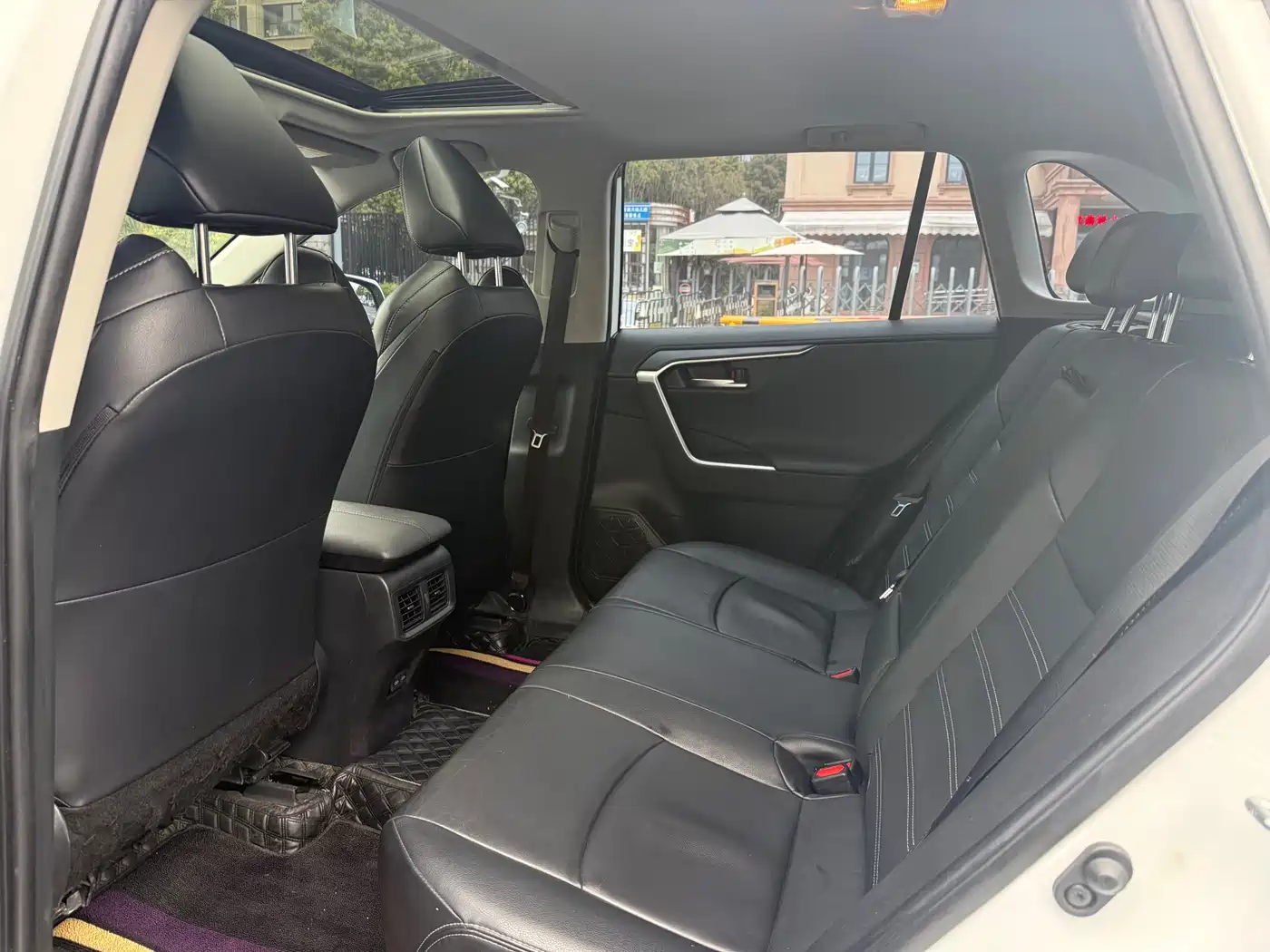 Toyota Wildlander 2022 2.0L CVT AWD Luxury Edition фото 15