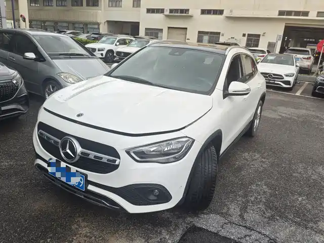 Mercedes-Benz GLA 2021