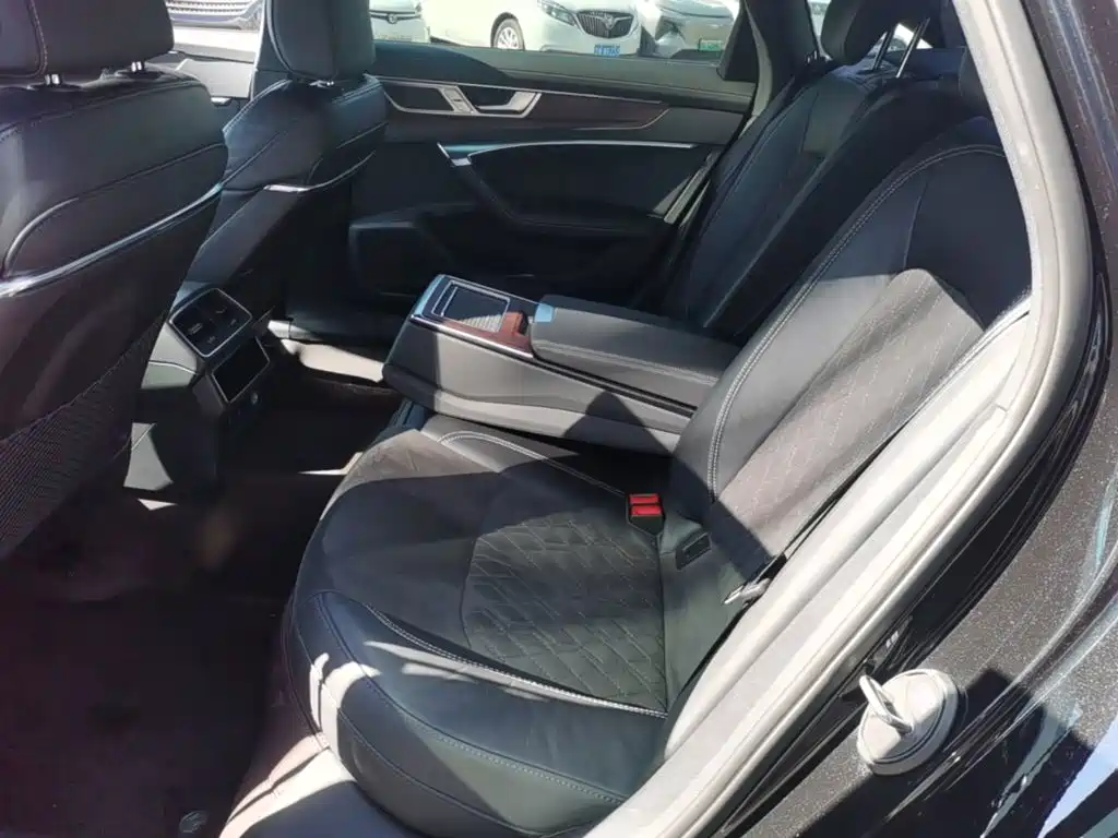 Photo 17 - Audi A6L