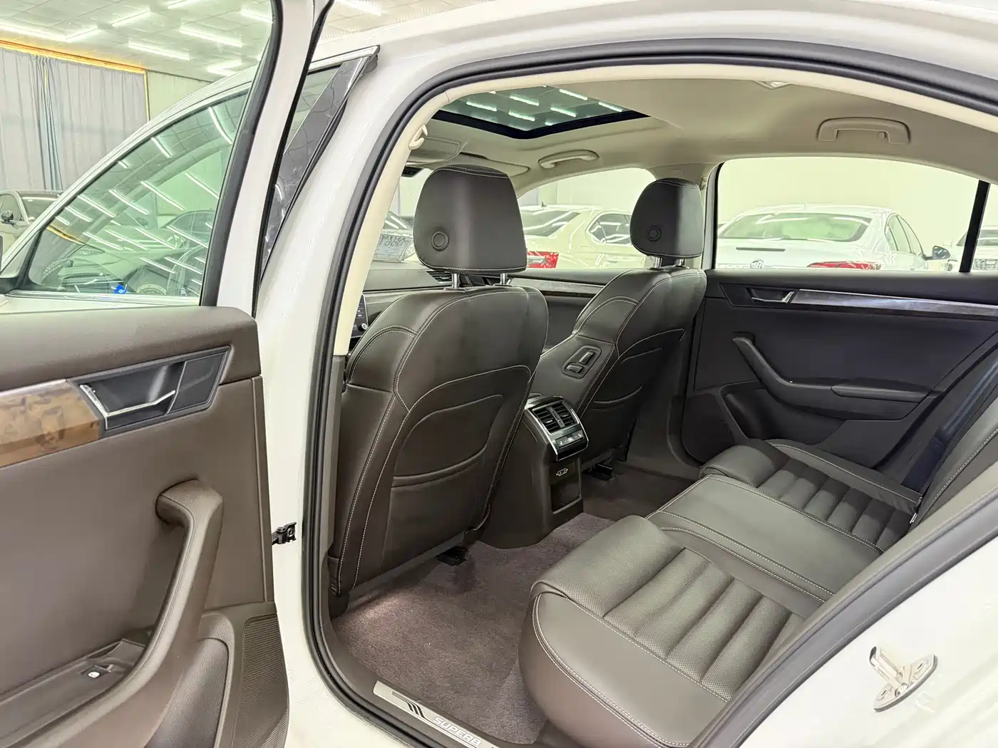 Škoda Superb 2018 TSI380 DSG Flagship Edition China V фото 5