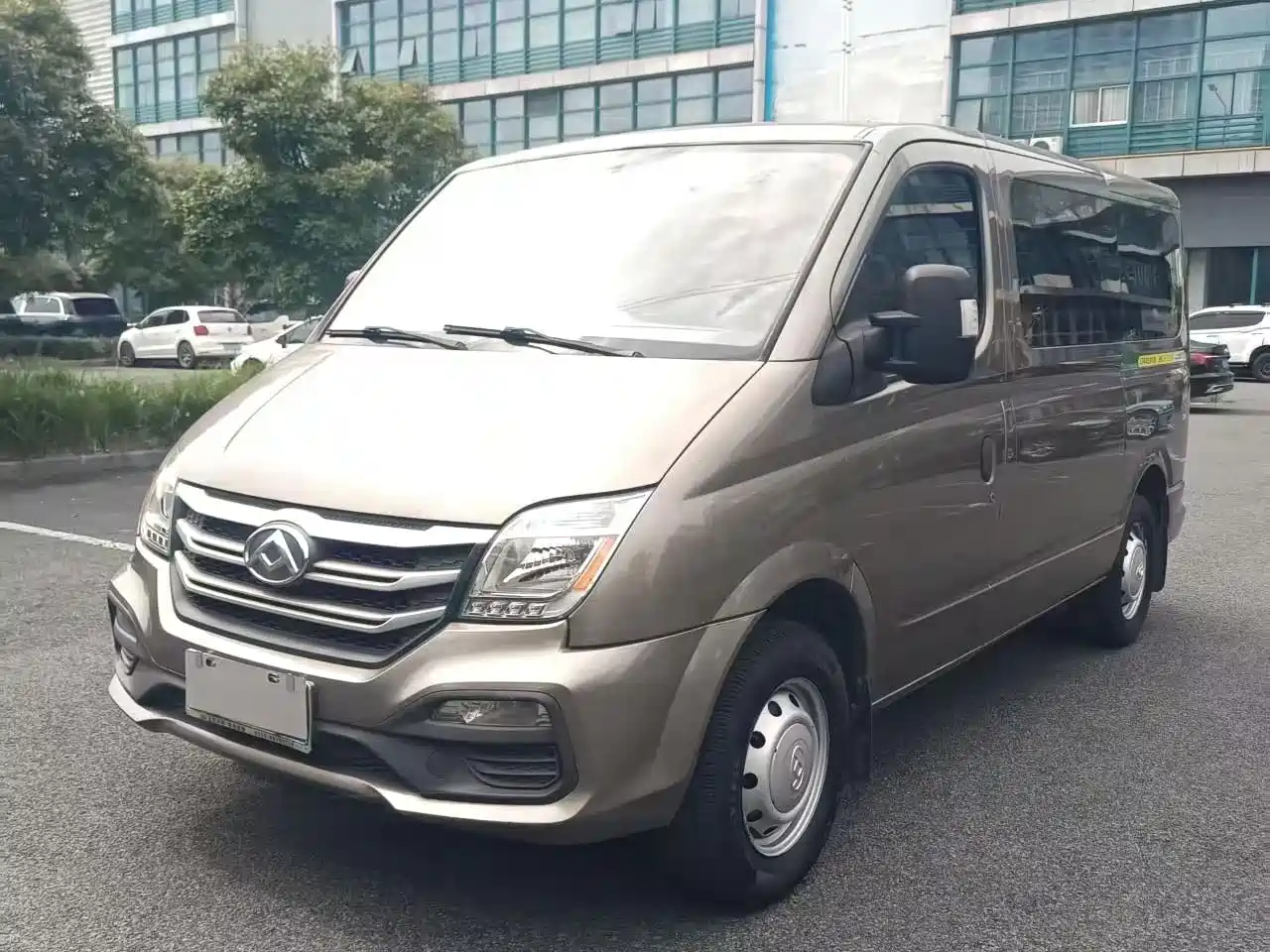 SAIC Maxus Xintu V80 2019 2.0T Plus 6MT Aoyun Short Wheelbase Ultra-low Roof 5/6-seater
