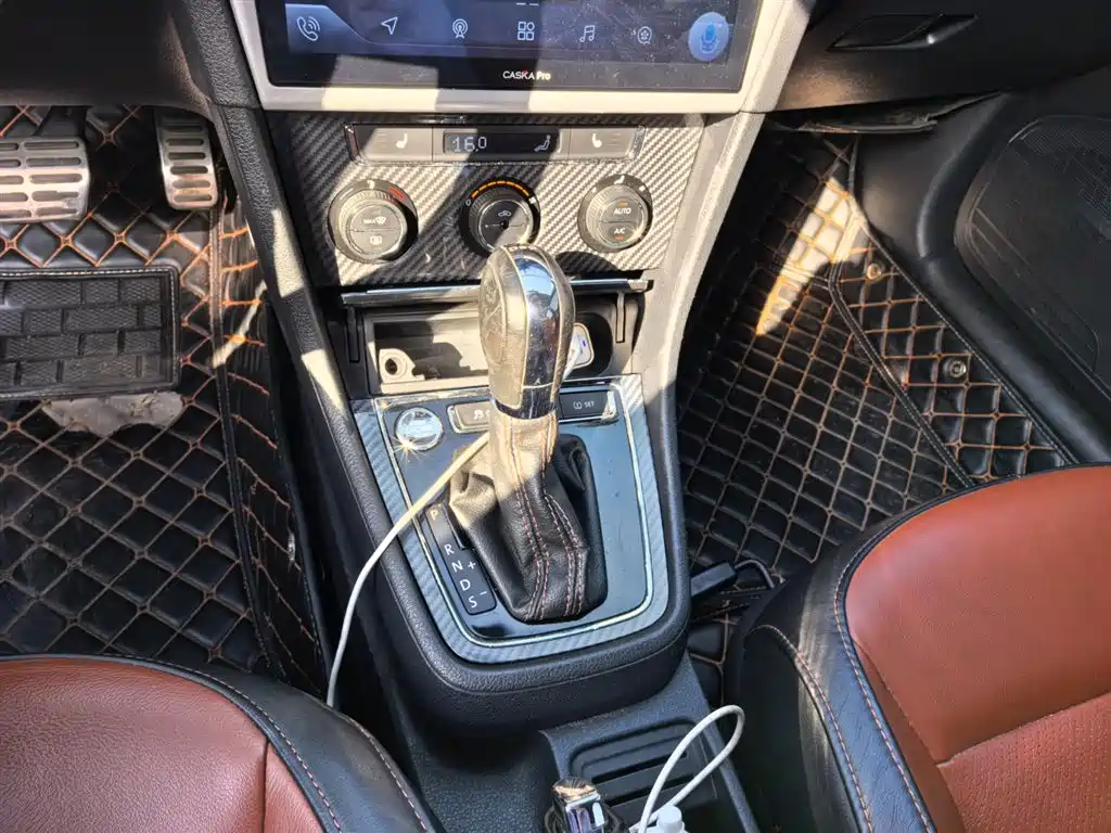 Volkswagen Lavida 2014 Model 1.4TSI DSG Sport фото 14