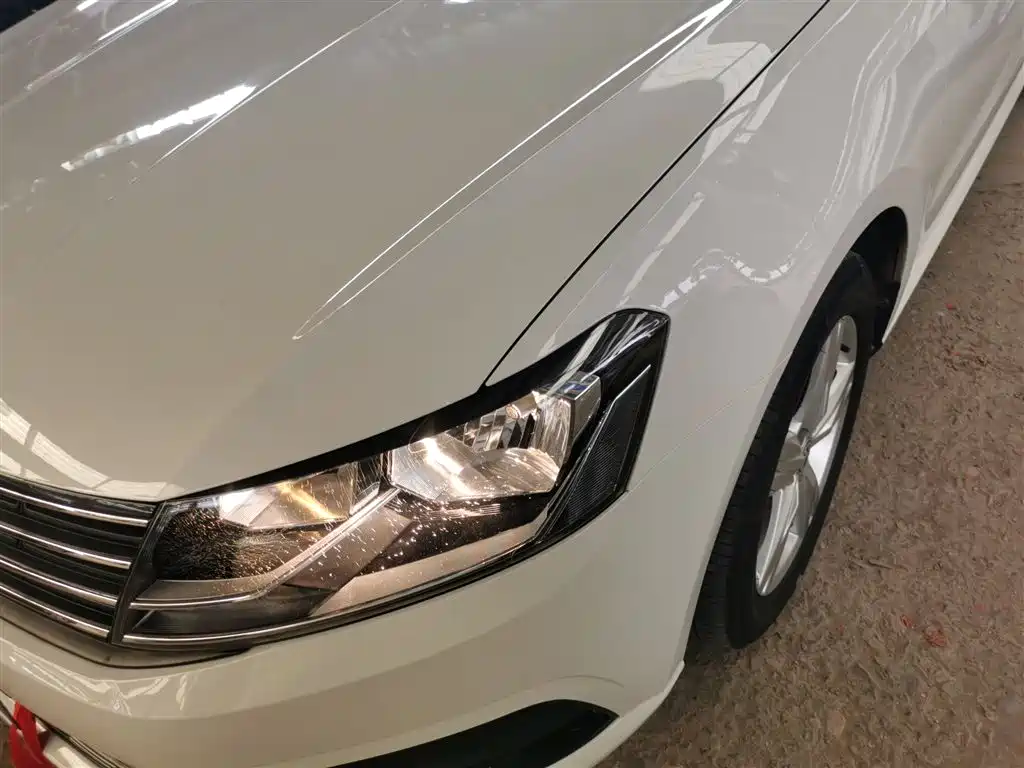 Volkswagen Lavida 2017 1.6L Manual Trend Edition фото 18