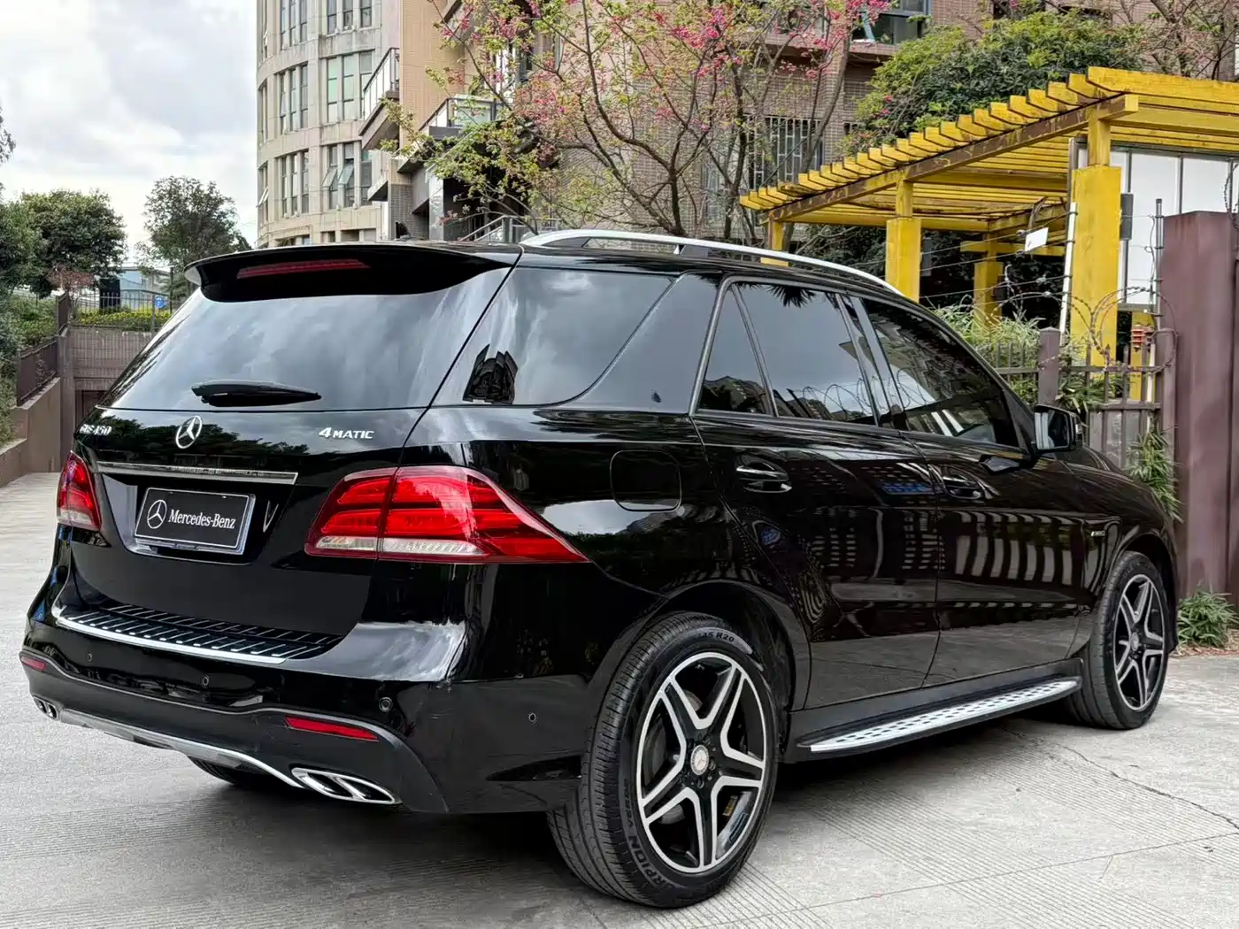 Mercedes-Benz GLE 2017 GLE 450 AMG 4MATIC фото 4
