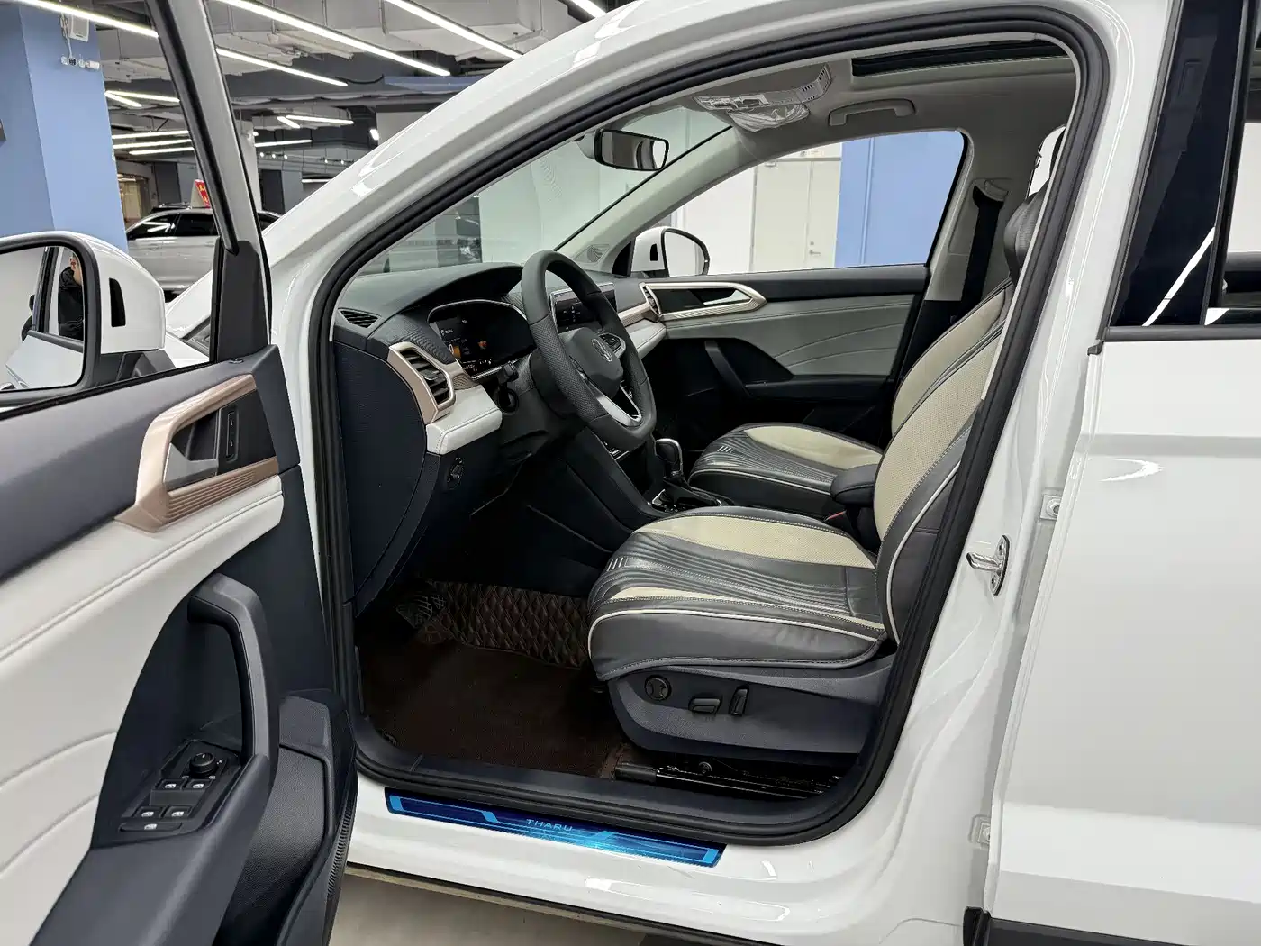 Volkswagen Tharu 2024 300TSI 2WD Bright Moon Edition фото 5