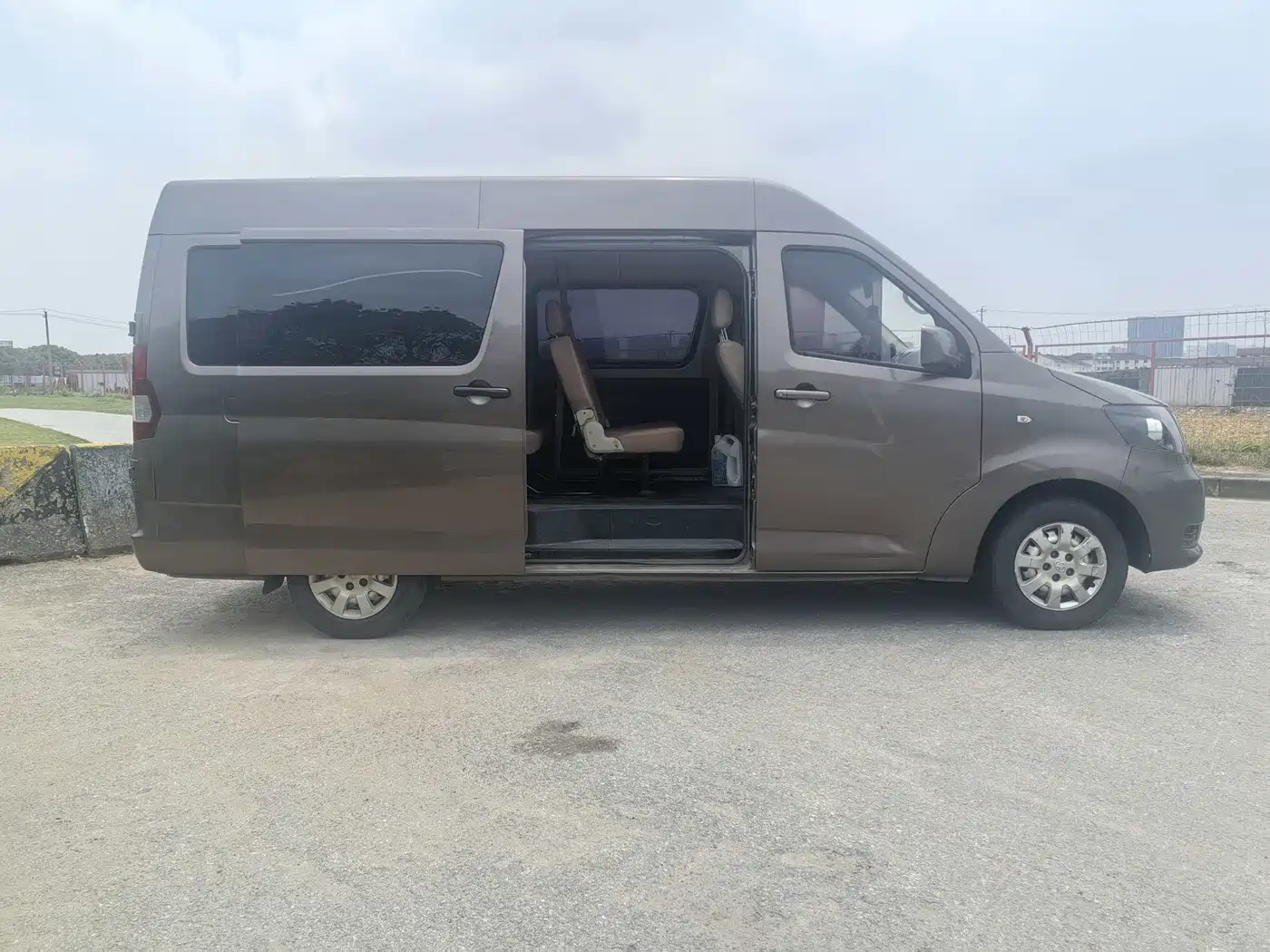 Changan Kaicheng Changan Ruixing M90 2017 2017 2.0L Value Edition High Roof 6-seater with swing doors 4G94S