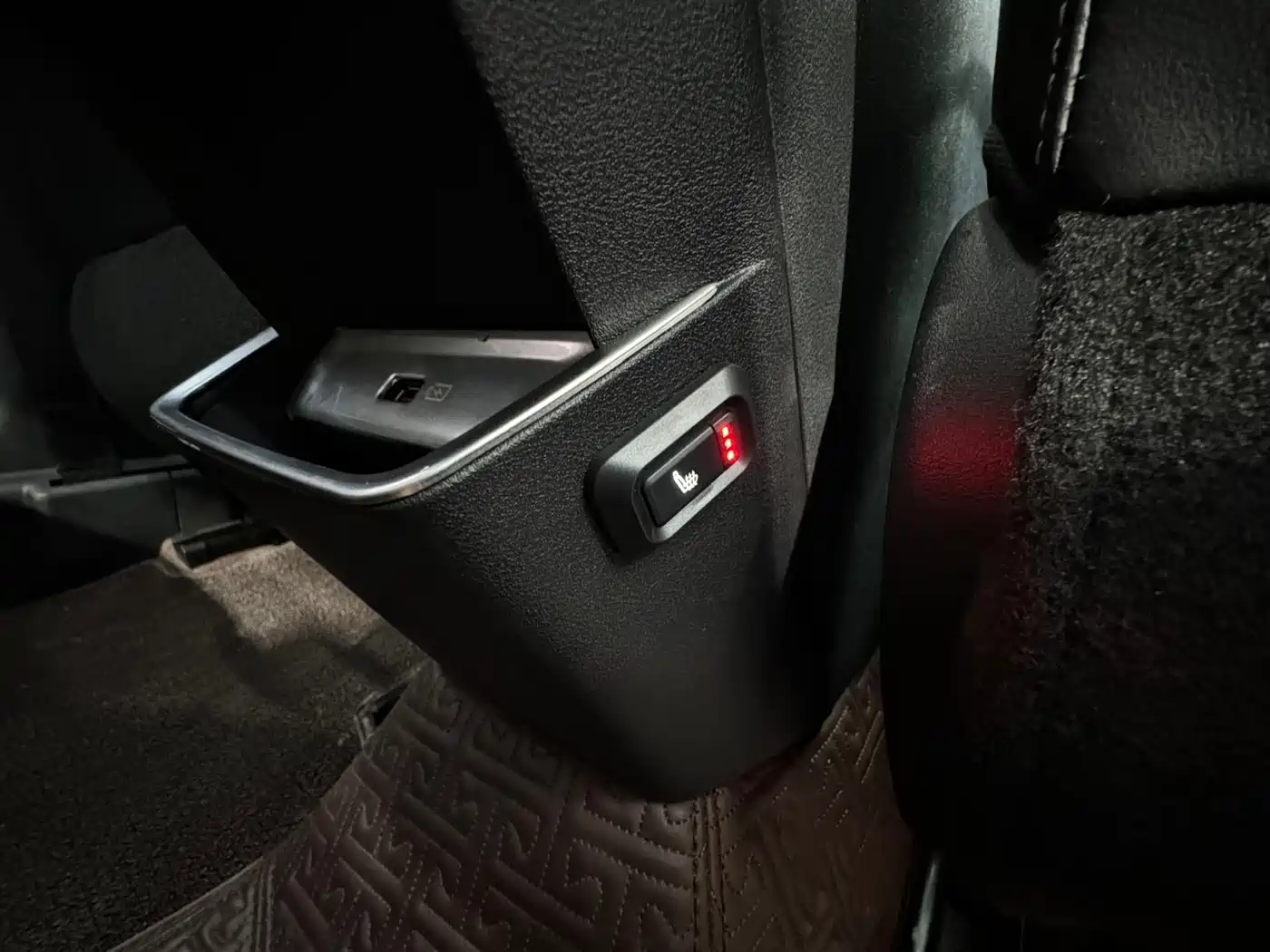 GEELY AUTOMOBILE EMGRAND