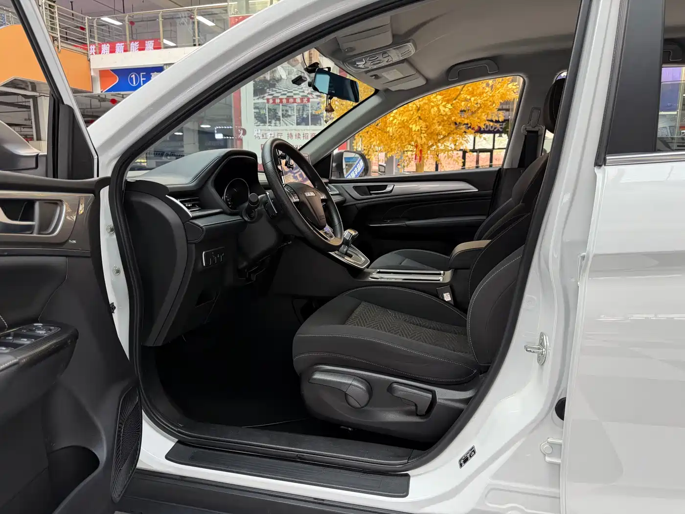 Haval M6 2023 PLUS 1.5T DCT Elite Smart Connect фото 9