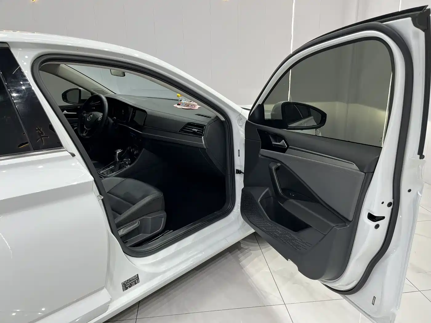 Volkswagen Sagitar 2022 280TSI DSG Surpassing Edition фото 19