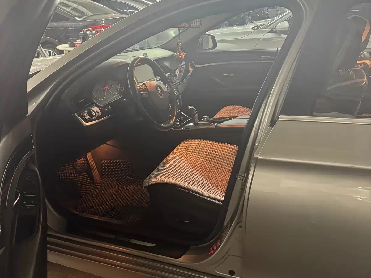 BMW 5 Series 2012 520Li Elegance фото 6