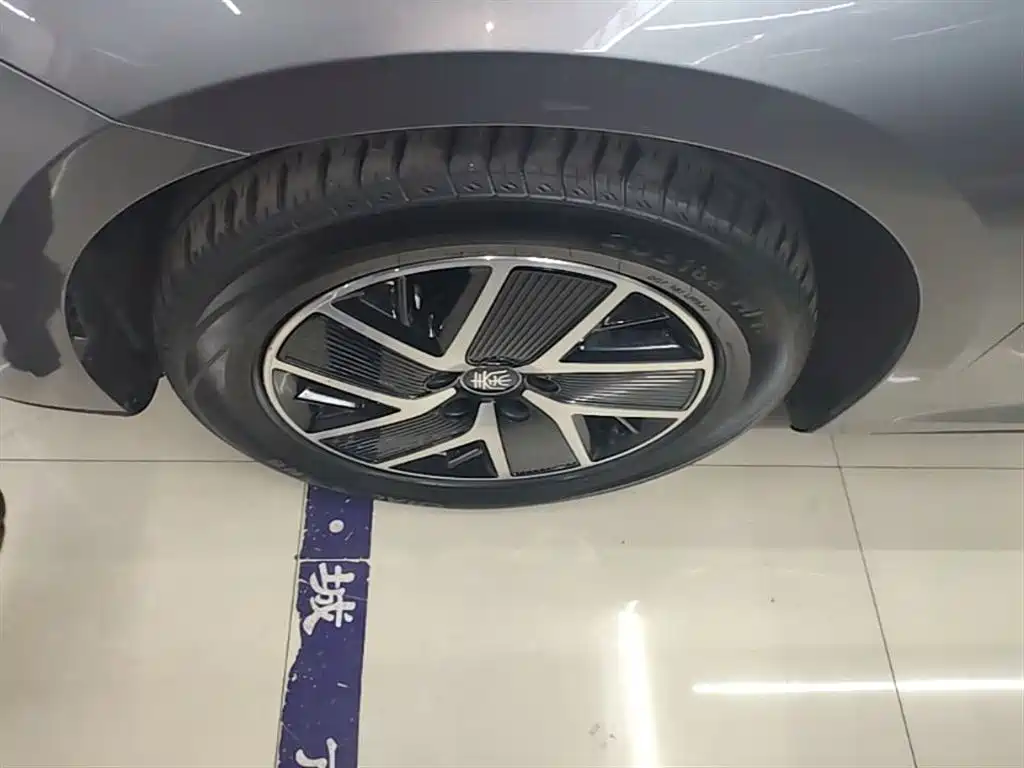 BYD Qin L 2024 DM-i 120KM Leading фото 23
