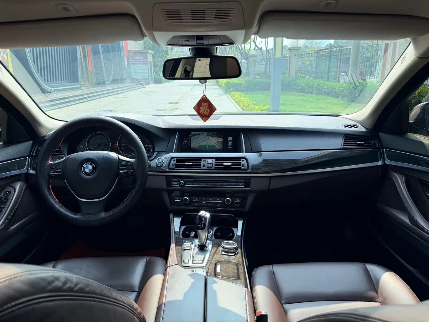 BMW 5 Series 2014 525Li Luxury Design Package фото 9
