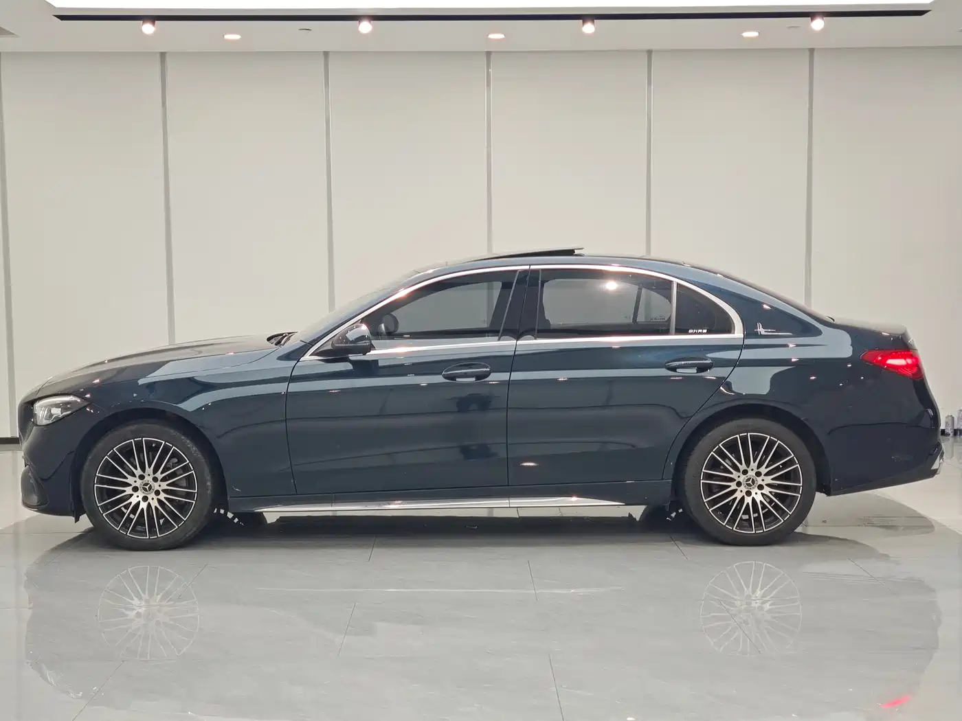 Mercedes-Benz C-Class 2023 Facelift C 260 L Sport Edition фото 2