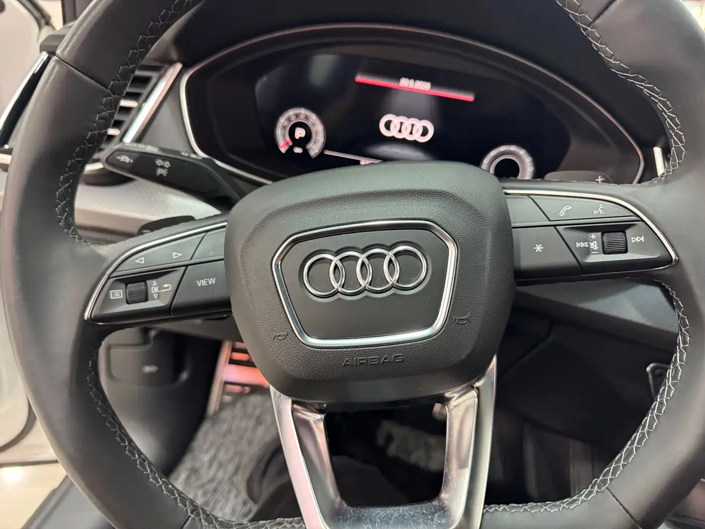 Audi Q5L 2024 Model 40 TFSI Luxury Dynamic фото 13