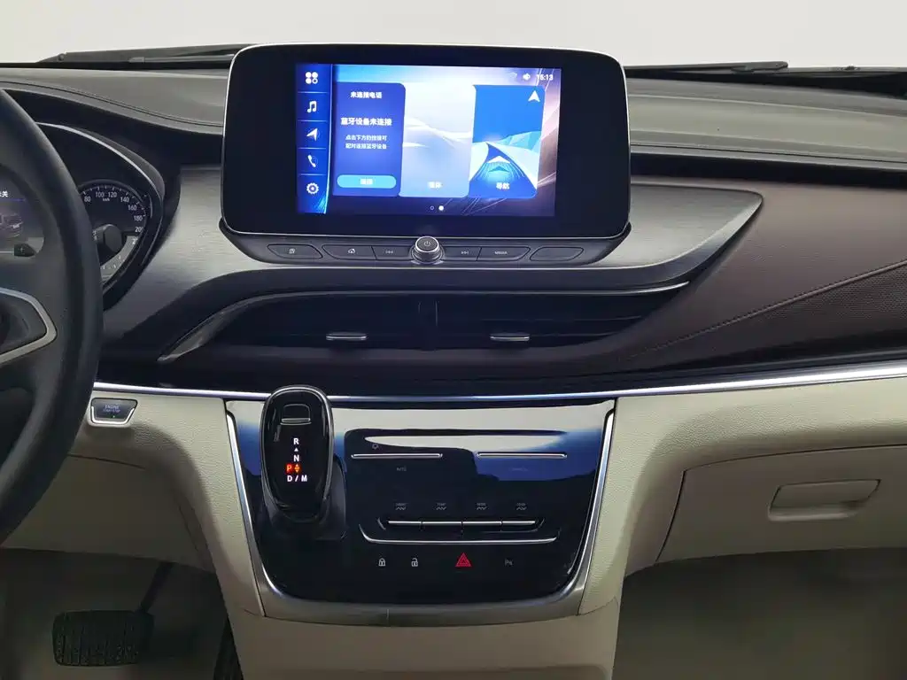 Photo 12 - Buick GL8