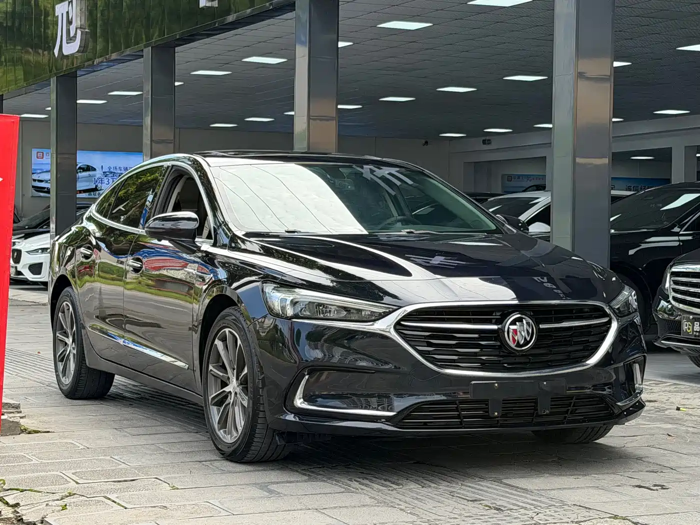 Buick LaCrosse 2019 28T Luxury Edition фото 3