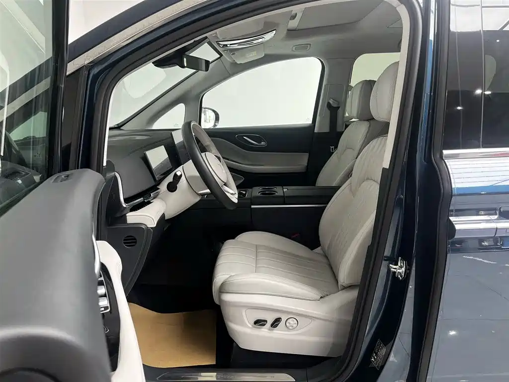 Voyah Auto Voyah Dreamer 2025 PHEV AWD Flagship Kunpeng Edition фото 12
