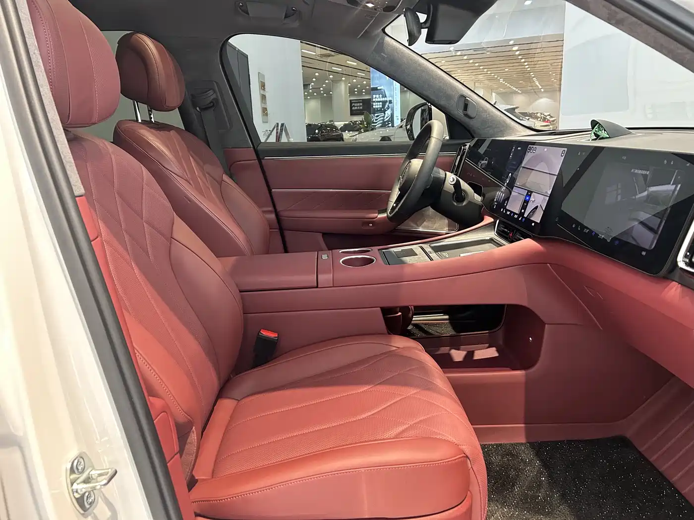 AITO Wenjie AITO M8 2025 Range Extender Max+ Edition 53.4kWh 5-seater фото 19