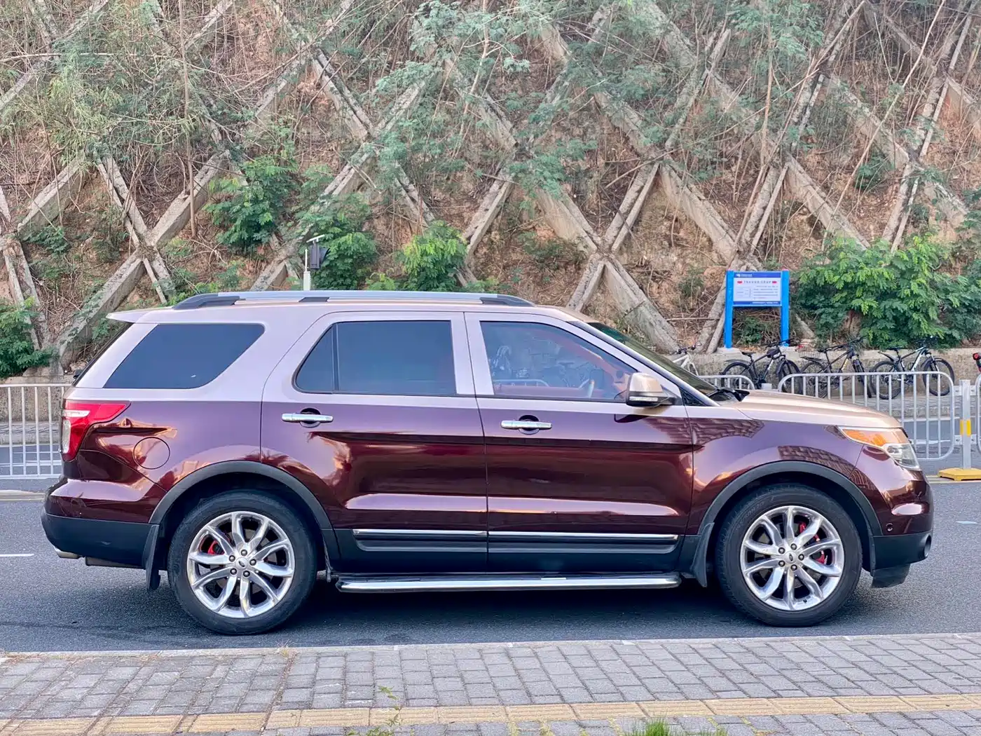 Ford Explorer (Import) 2015 2013 3.5L Premium Edition